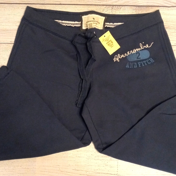 Abercrombie & Fitch Fleece Capri Sweatpants NWT size small Navy - Picture 2 of 11